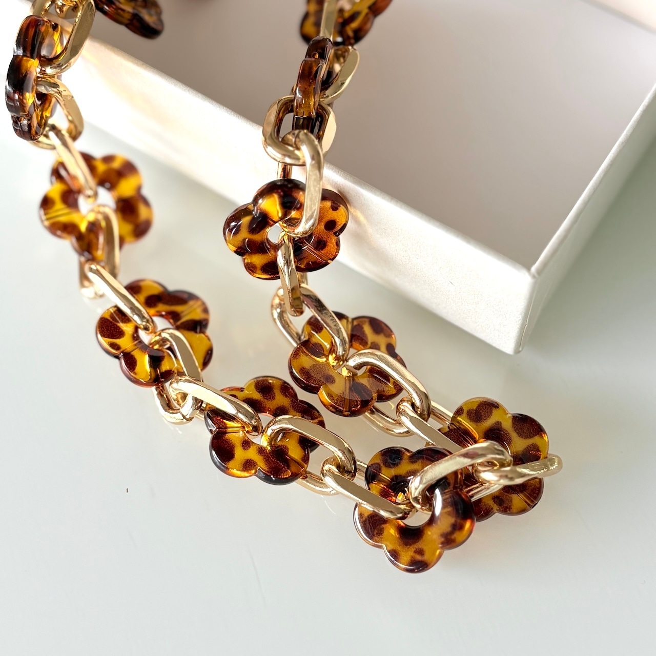 【CASSY FLEURS MARRON (キャシーフルールマロン)】ラコックフランセーズ スマホストラップ la coque francaise 携帯チェーン スマホ ストラップ ショルダーチェーン スマホショルダー 携帯ストラップ 携帯ホルダー 肩がけ 全機種対応 おしゃれ かわいい フランス直輸入