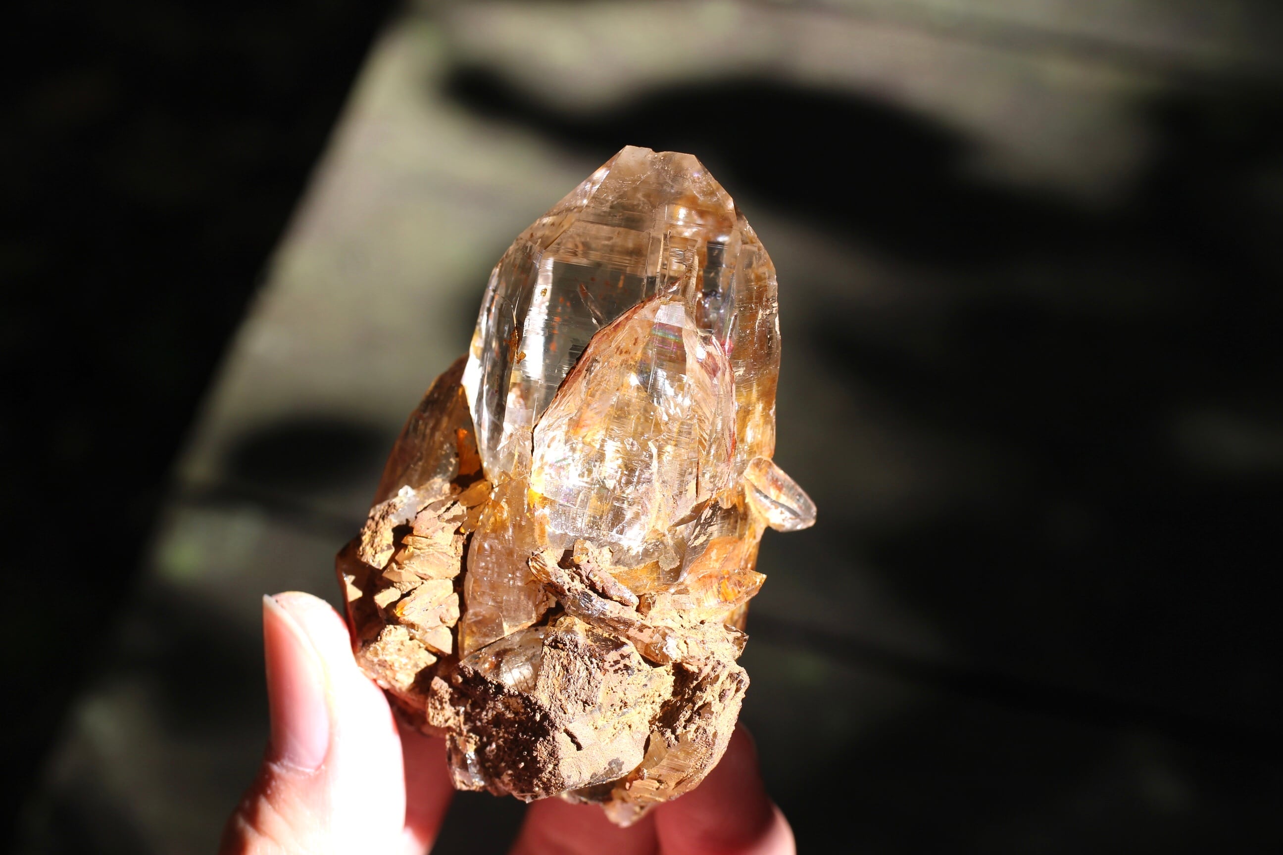 ガネーシュヒマール産 ヒマラヤ水晶 リモナイト 虹入り | 石垣島の夜光