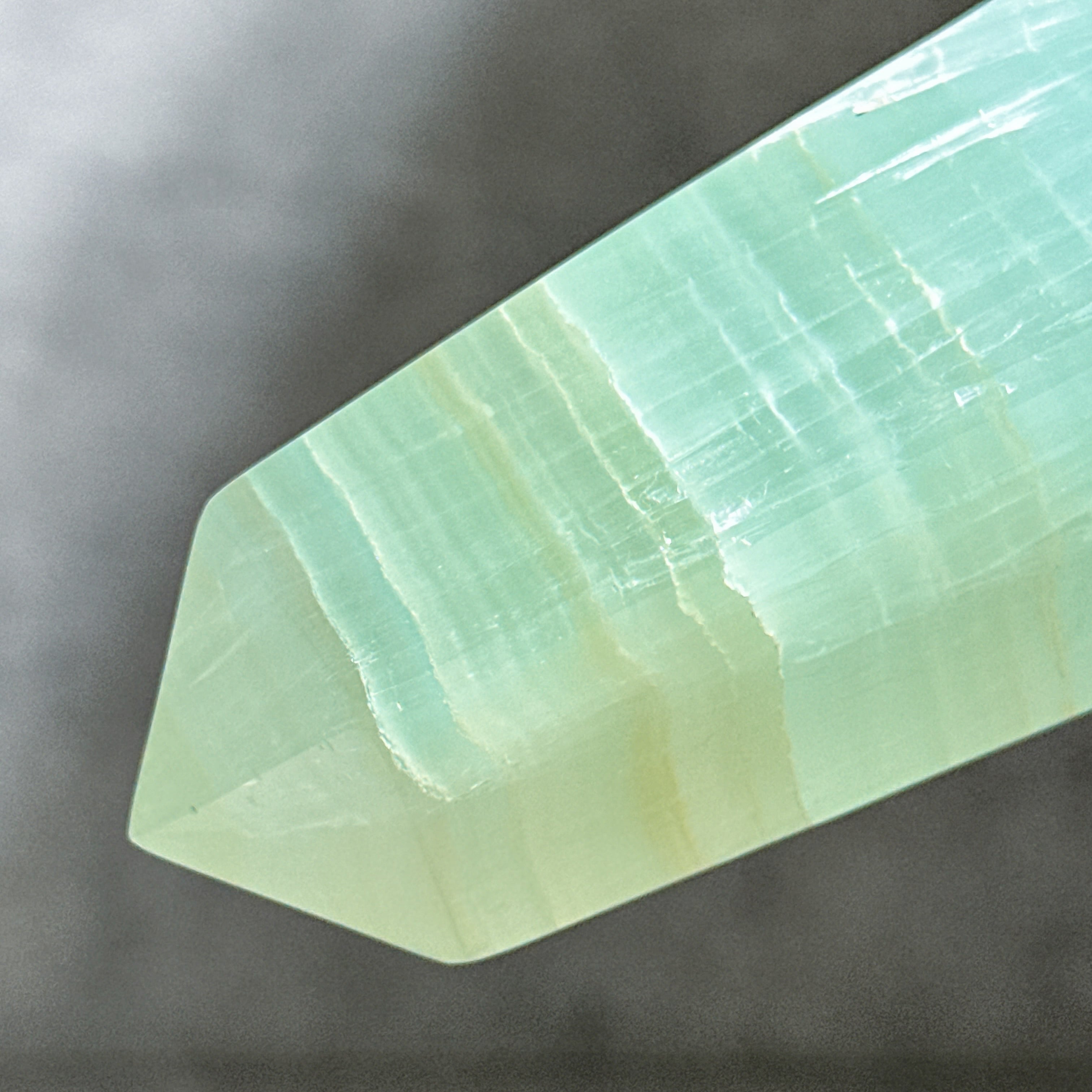 ピスタチオカルサイト タワー12◇Pistachio Calcite◇天然石・鉱物