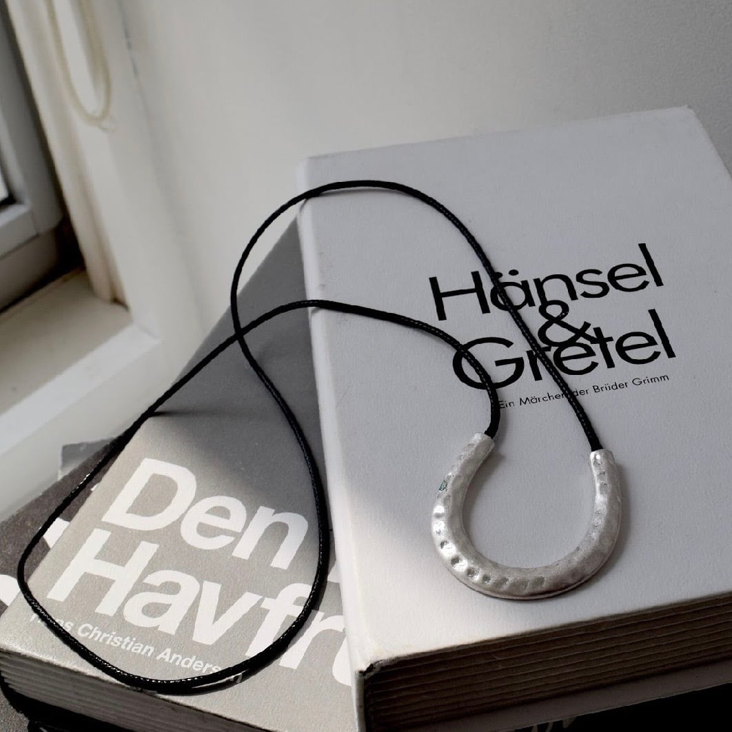 【 ROSIEE 】サークルモチーフ レザーコードネックレス