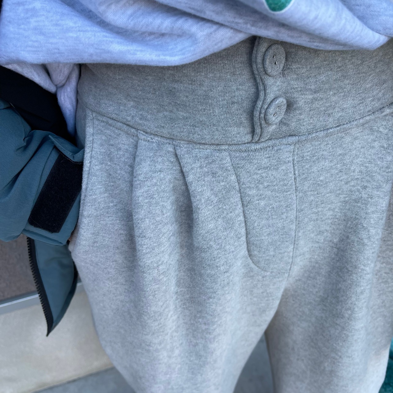 タックプレス裏起毛スウェットpt／gray