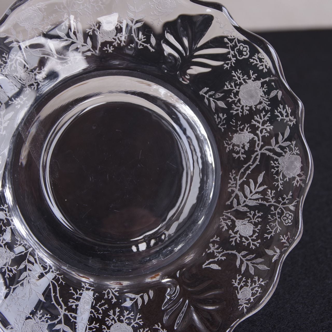 アンティークガラス　ブラックバンドエナメルローズ　花柄　ヴィンテージ　大皿 アメリカ製 Fostoria フォストリア社 Chintz チンツ ティーカップ