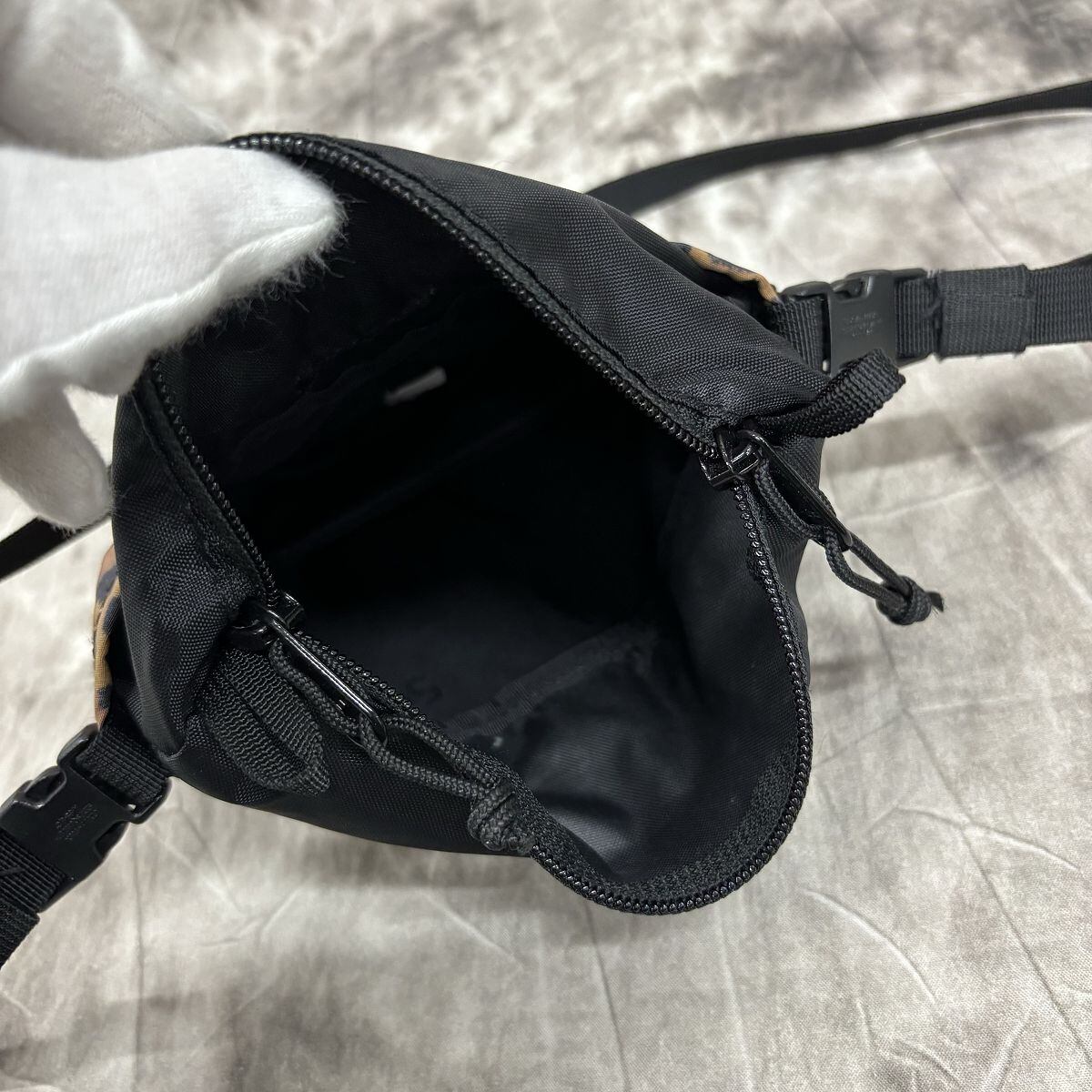 supreme neck pouch 21ss ショルダーバッグ ブラック Supreme SUPREME シュプリーム 21SS Neck Pouch クリアロゴ