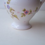 ピンクのお花の水差し