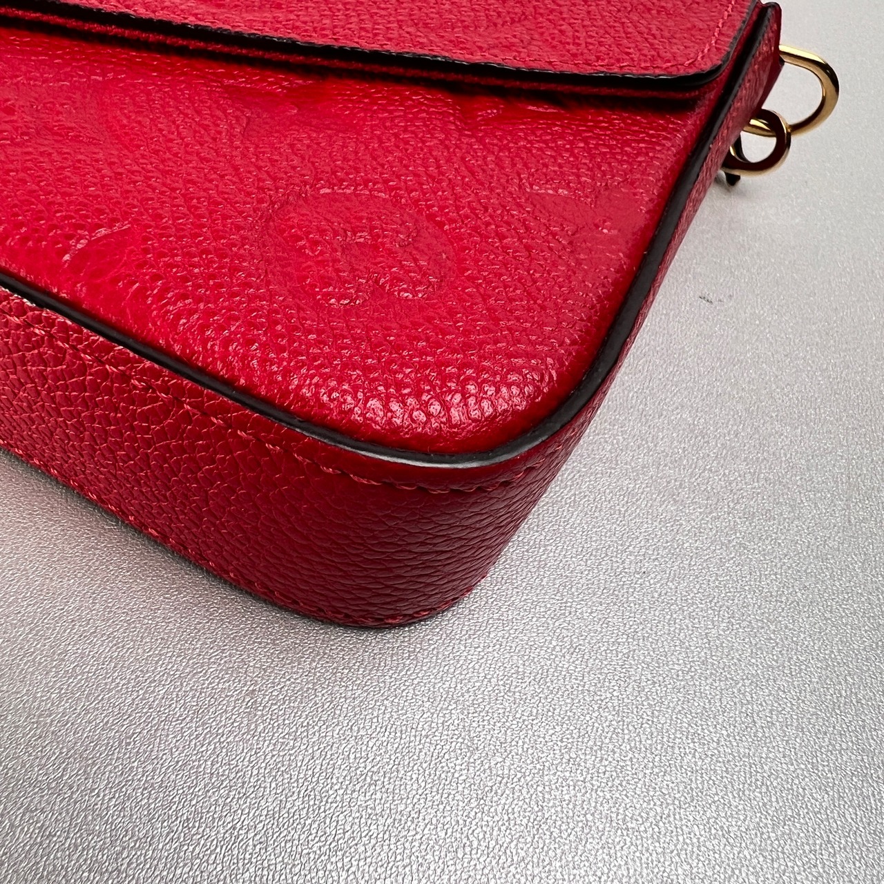 LOUIS VUITTON ルイヴィトン モノグラム・アンプラント レザー ショルダーバッグ 赤 A-13537