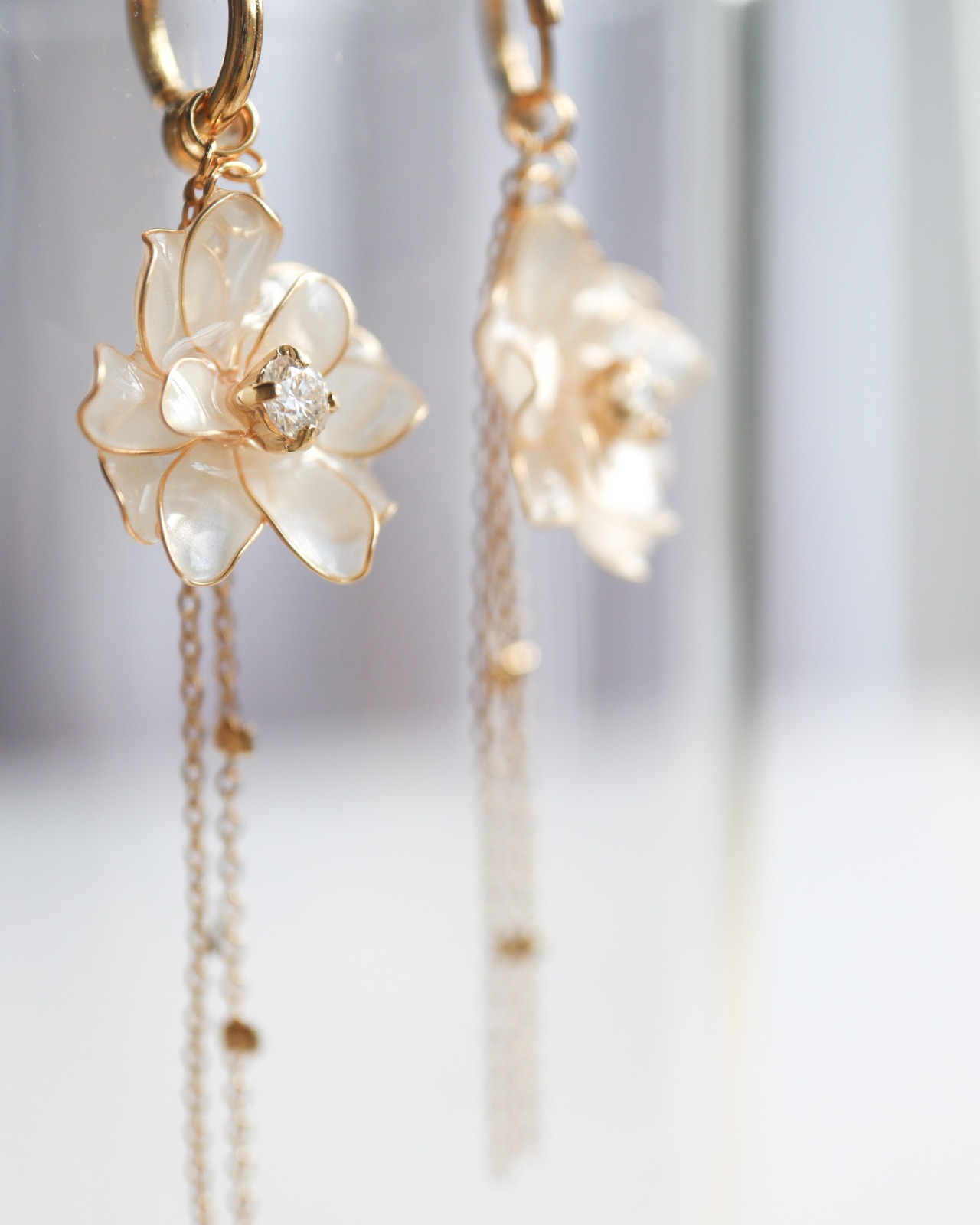 ” 尊ぶ（peony dahlia）”耳飾り