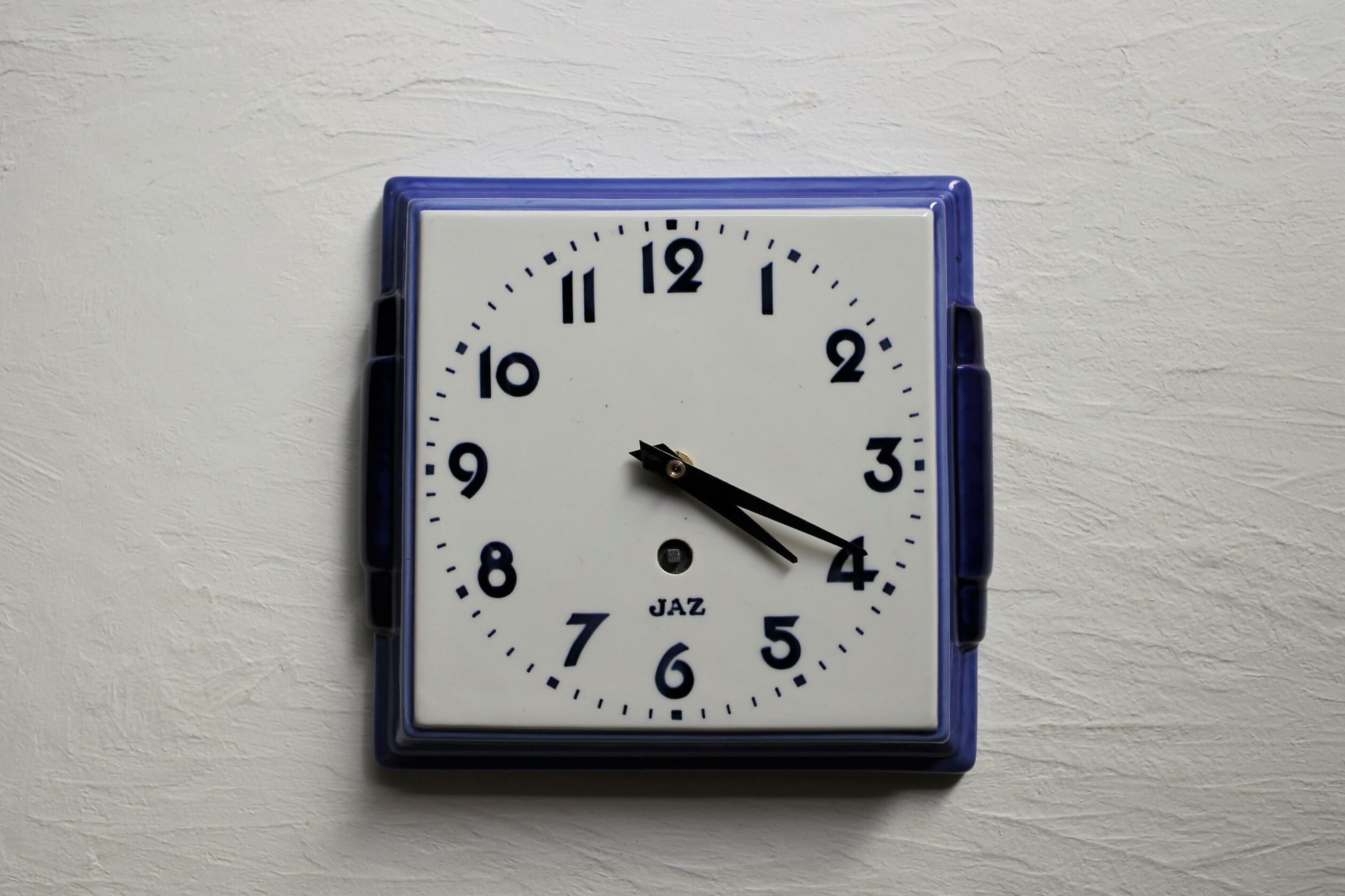 フランス アンティーク ヴィンテージ JAZ 壁掛け時計(陶器 四角 ブルー、電池式 クォーツ交換済)