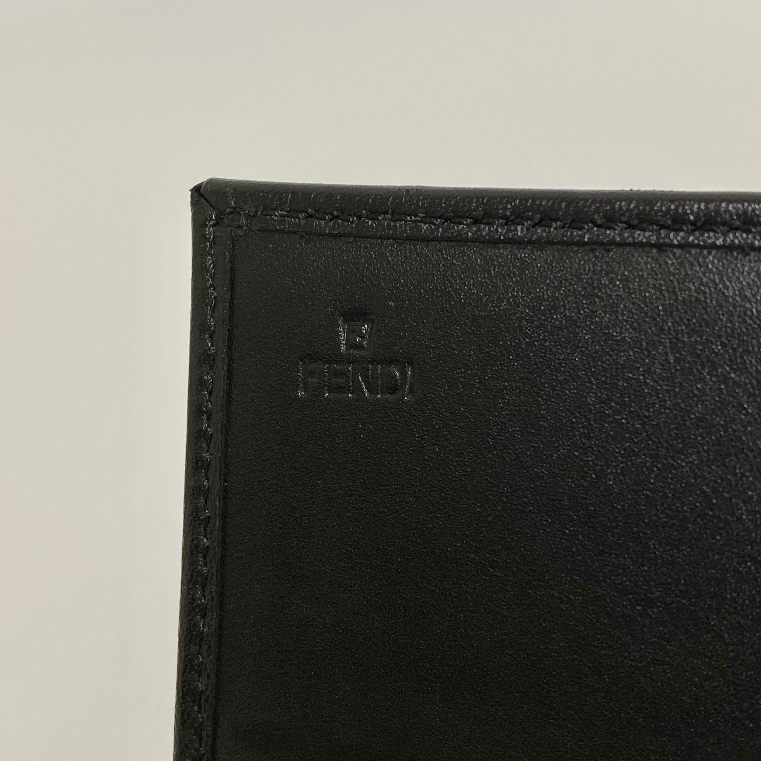 FENDI フェンディ ズッキーノ 二つ折り財布 ブラック 8852-202210 | rean