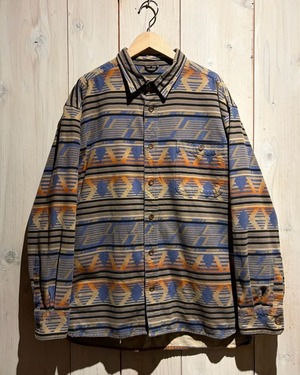 【a.k.a.C.a.k.a vintage】Beautiful Native Pattern Vintage Chamois Shirt