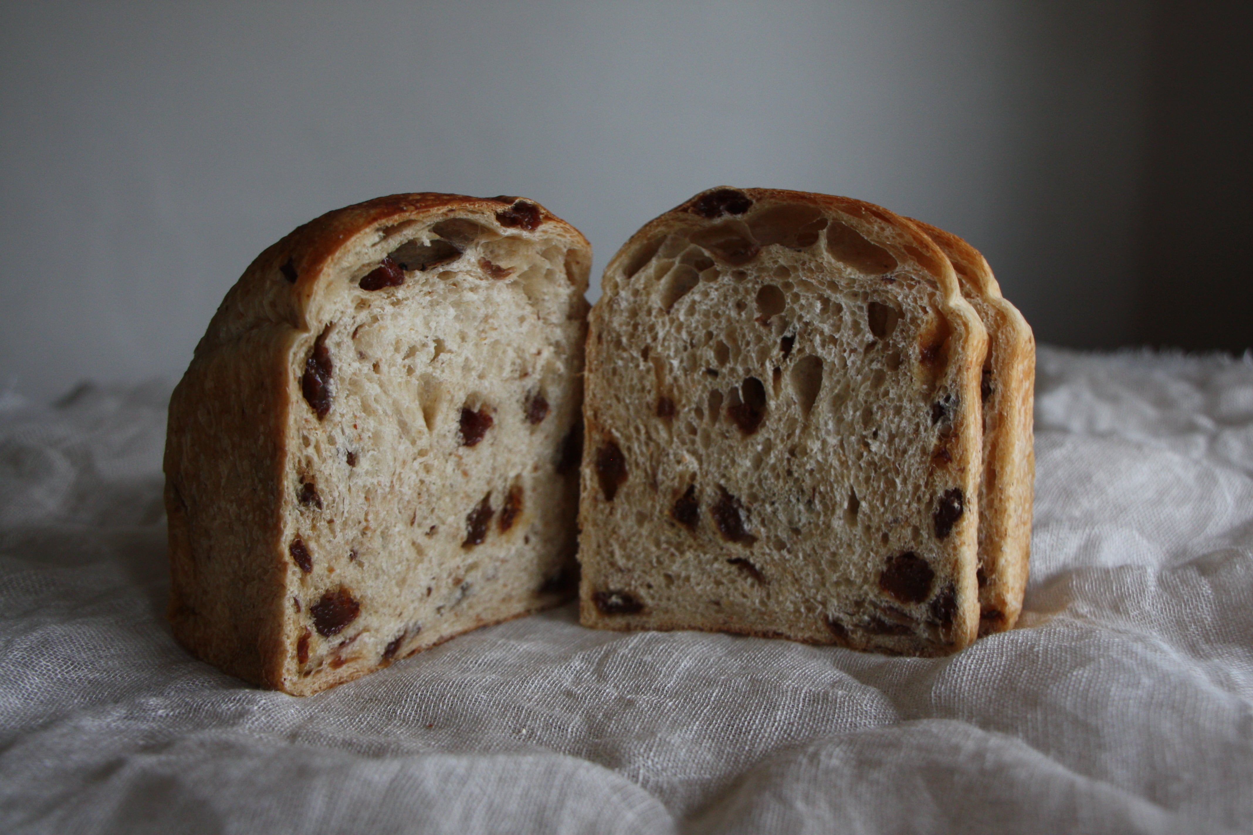 オーガニックレーズン食パン 2個セット | 国産小麦 無添加 天然酵母
