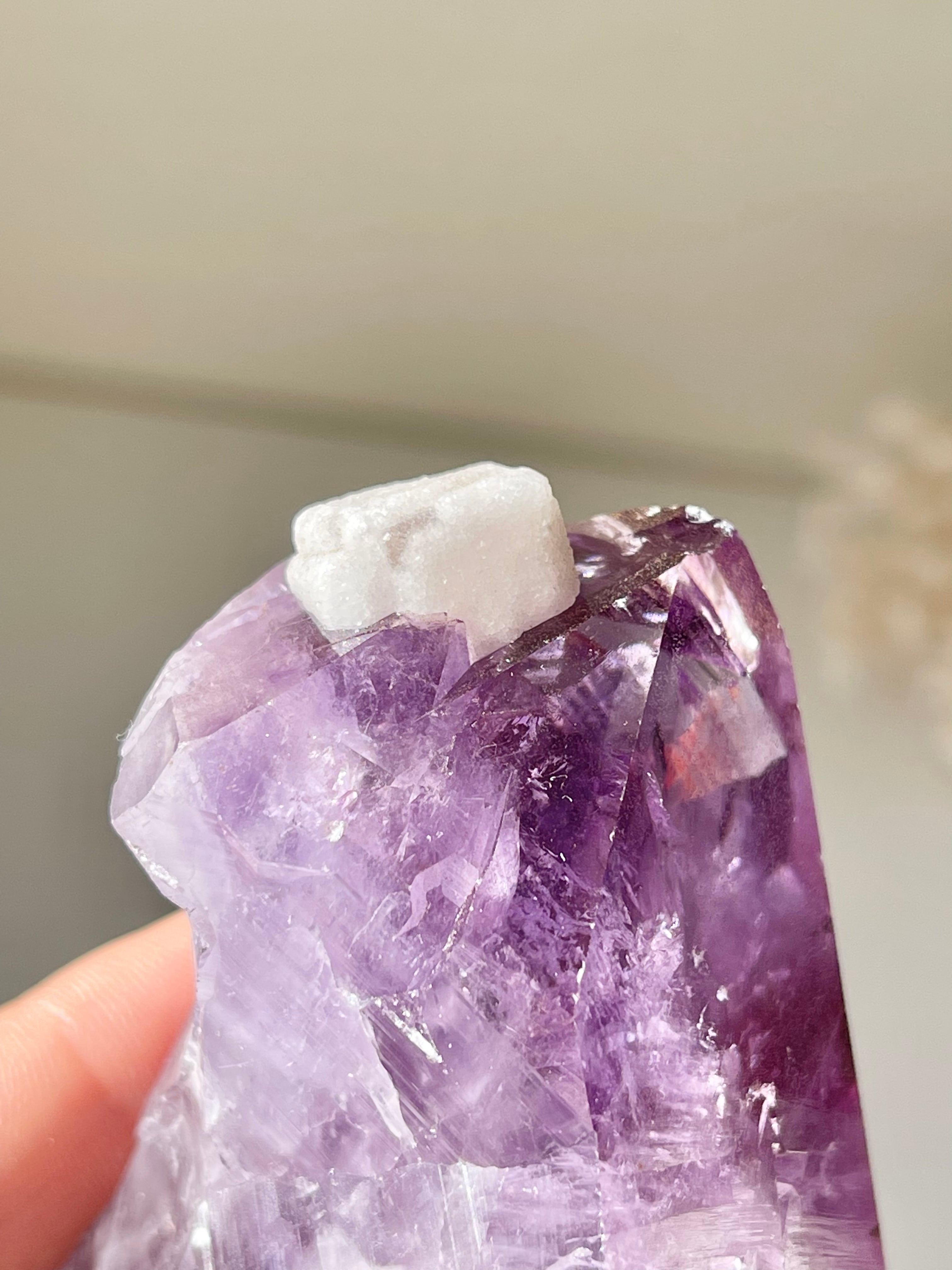 カルサイトオンアメシスト/ square calcite on amethyst