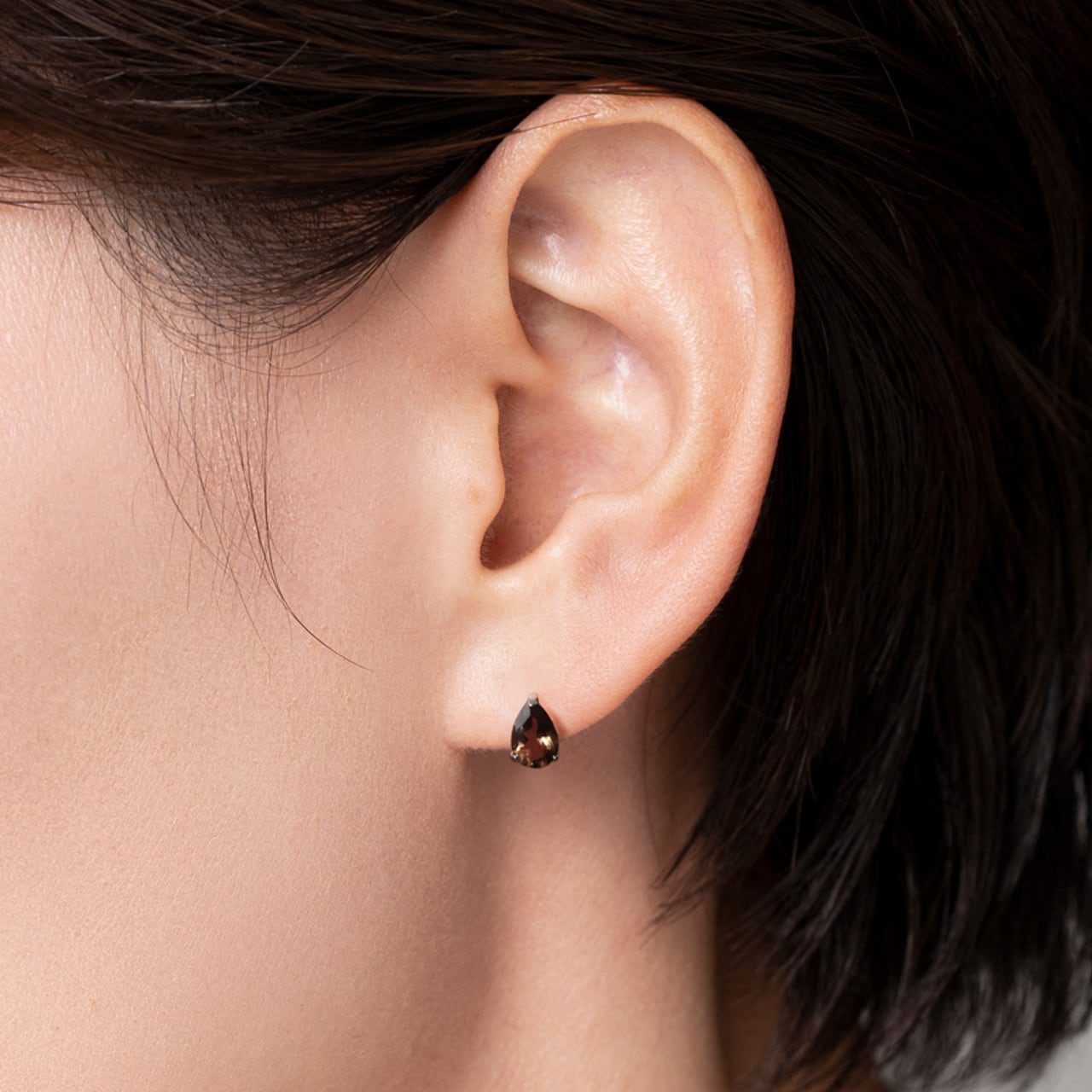 静かな決意と共に】 Ptペアシェイプスモーキークォーツピアス | EGIDA