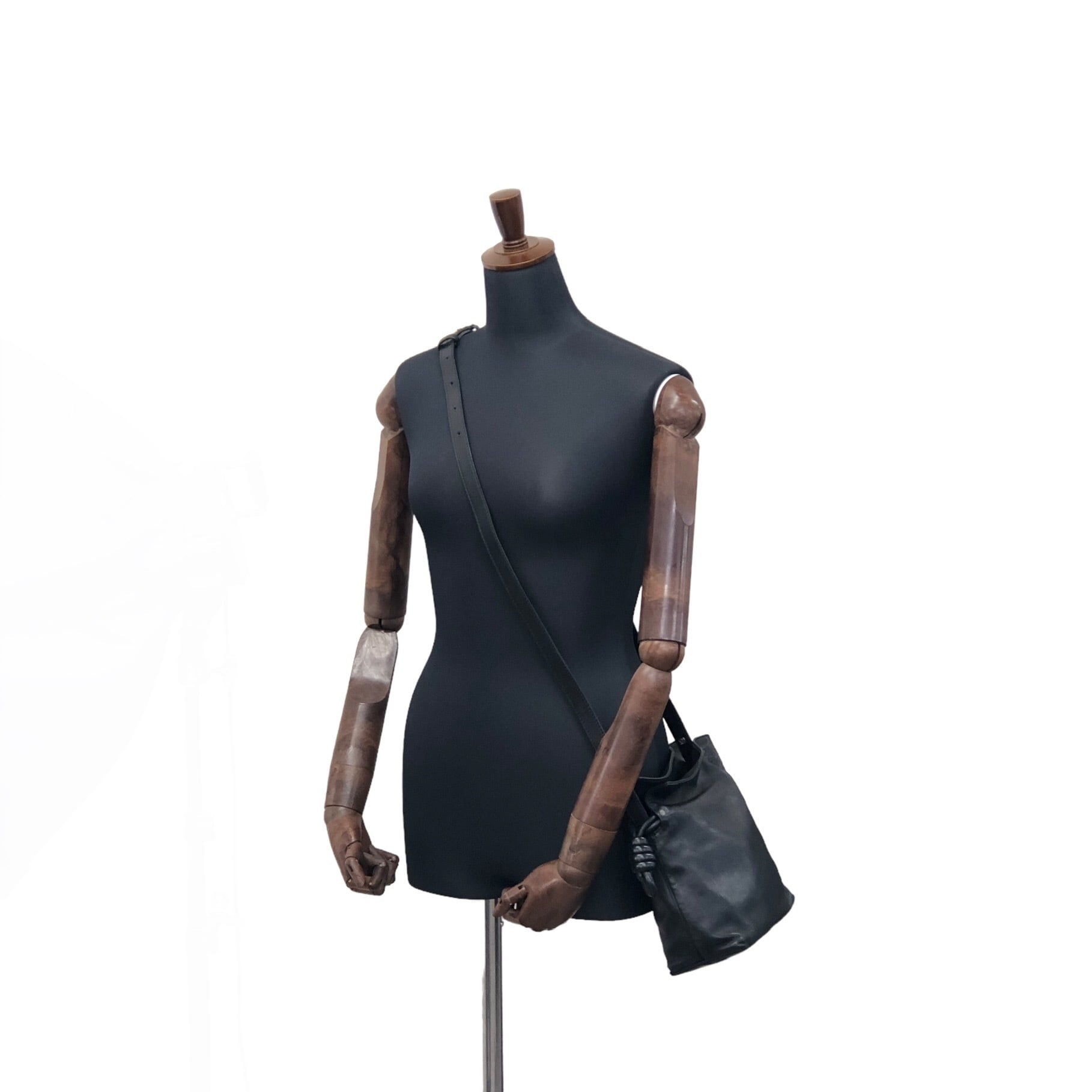 LOEWE ロエベ アナグラム フラメンコノット レザー 巾着 ショルダー