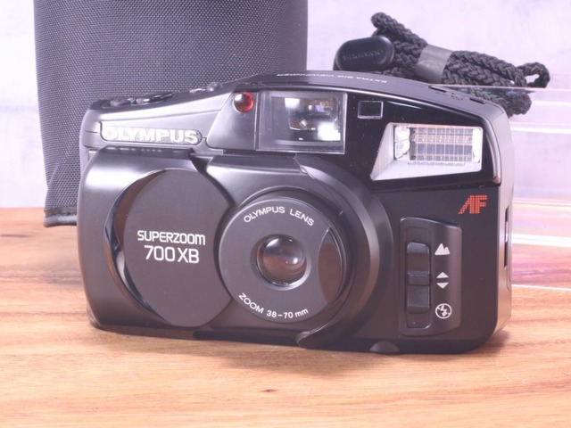 OLYMPUS SUPERZOOM 700 XB