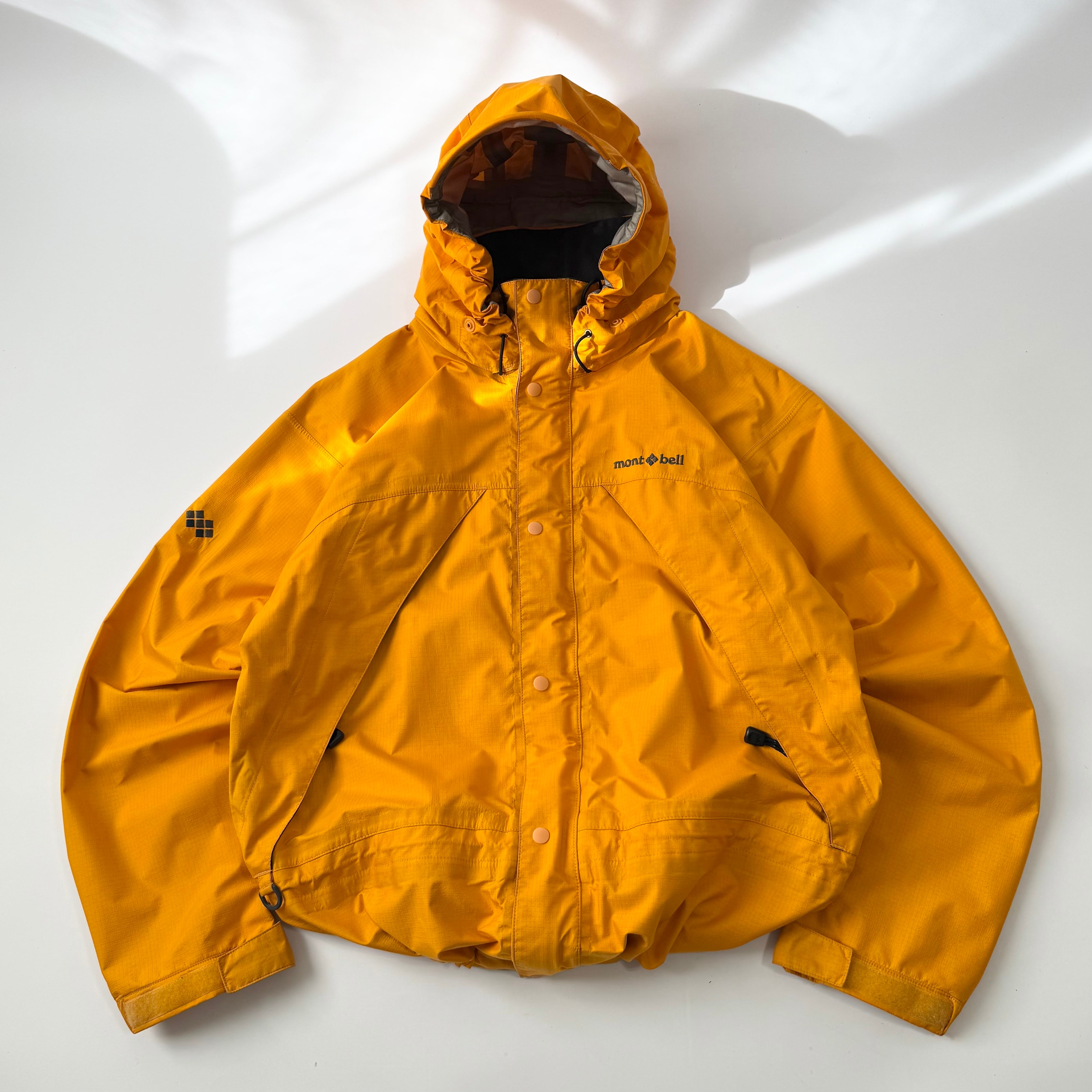 90s old mont-bell nylon shell jacket テック 90s mont-bell GORE-TEX Hooded Shell Jacket | minnatakusanmitene