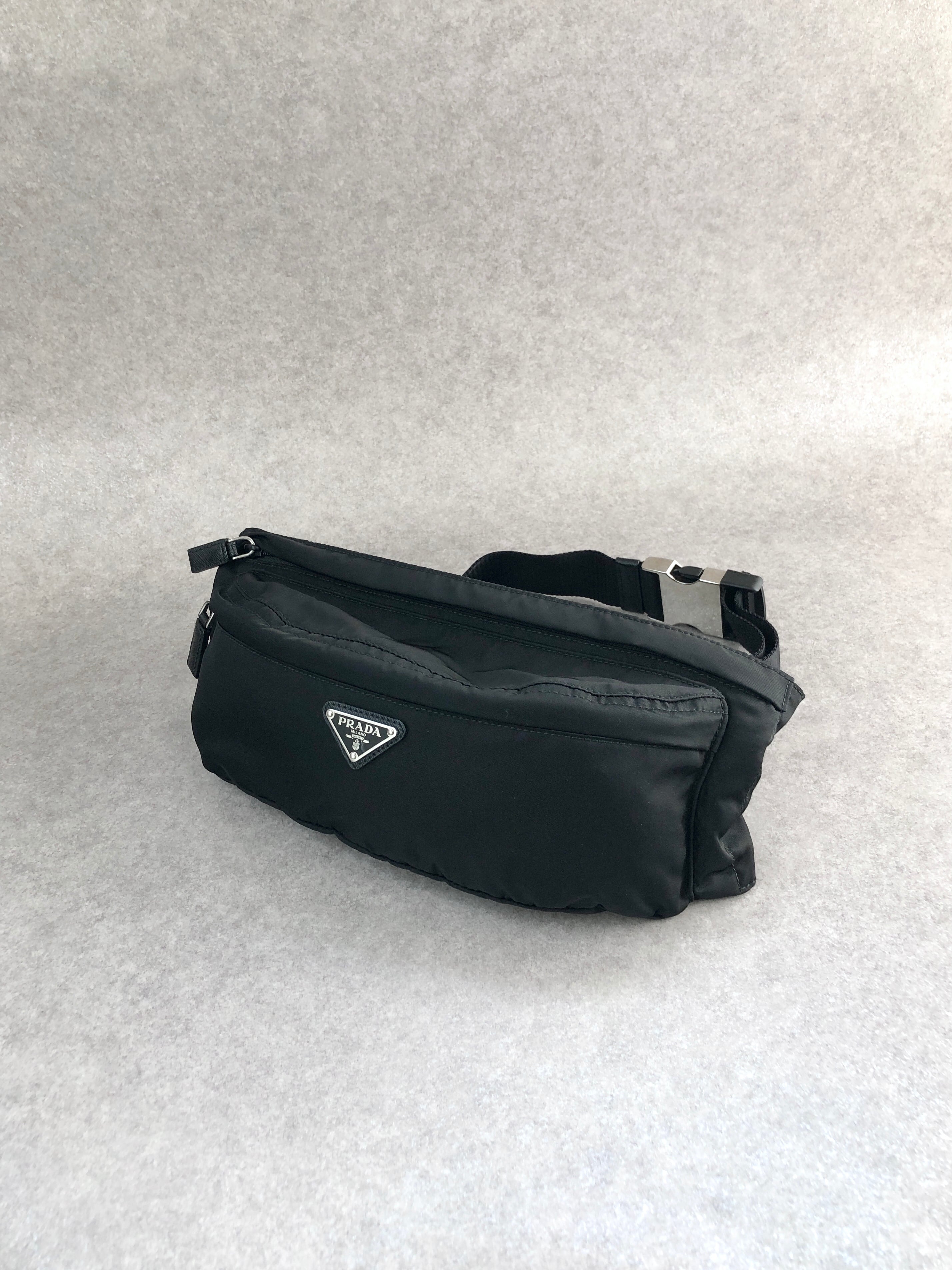 PRADA プラダ ナイロン ショルダーバッグ ブラック トライアングルロゴ PRADA プラダ ショルダーバッグ ブラック トライアングルロゴ