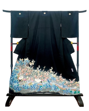 (袷)花鳥爛漫 本加賀友禅 百貫華峰作 黒留袖(紋蔦5つ紋・しつけ付き)LUKKO-069(リユース品)