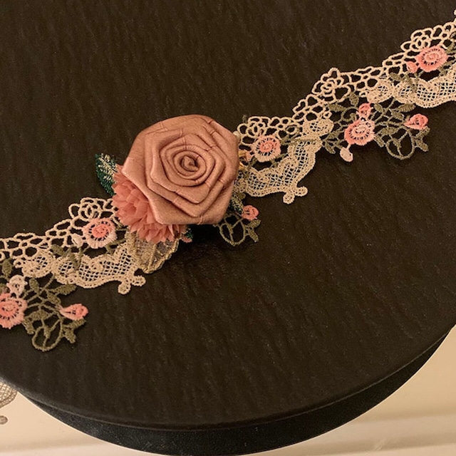 Heytaoローズラバー レースの花びらネックレス