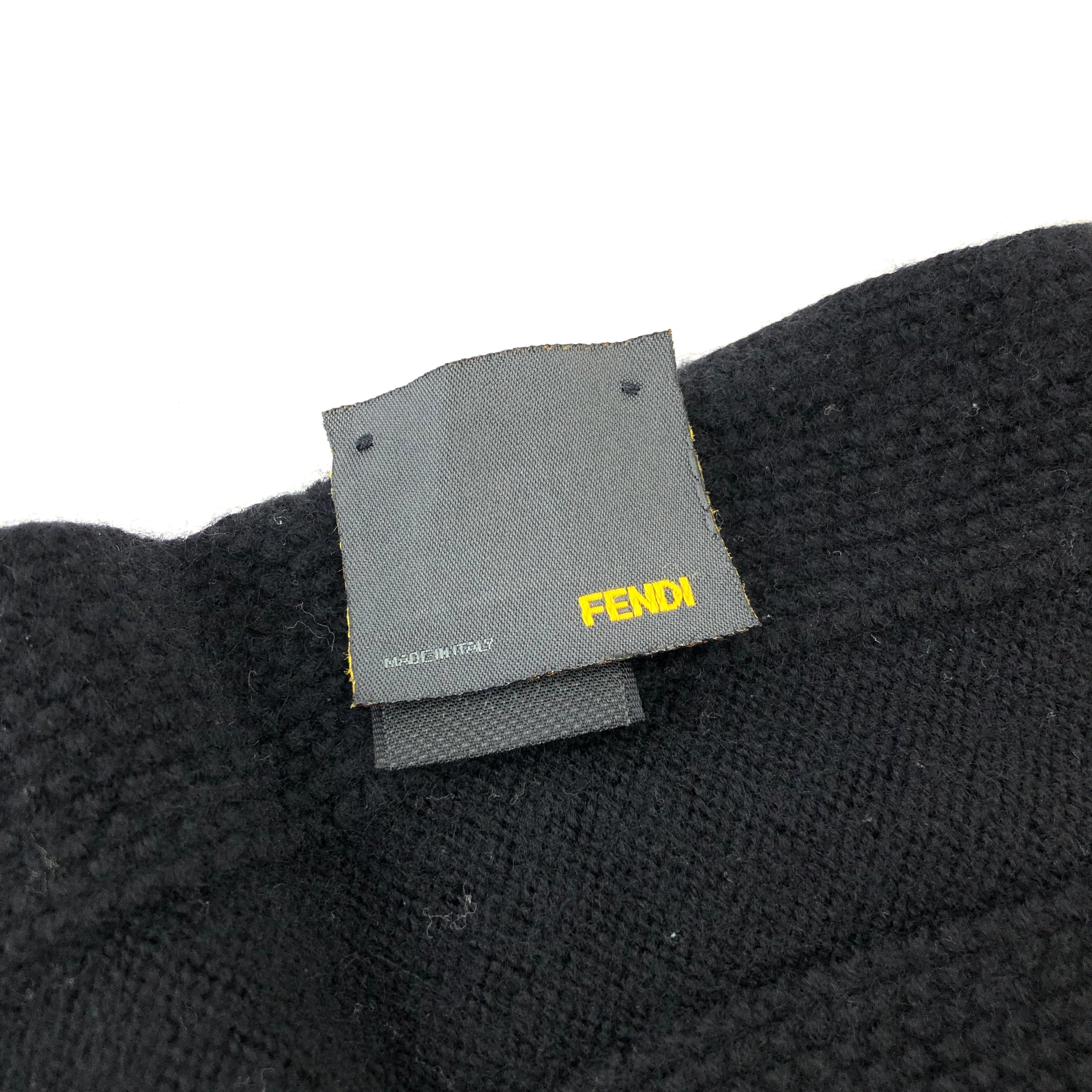 FENDI フェンディ ズッカ マフラー ストール ブラック vintage FENDI フェンディ ズッカ マフラー ストール ブラック vintage