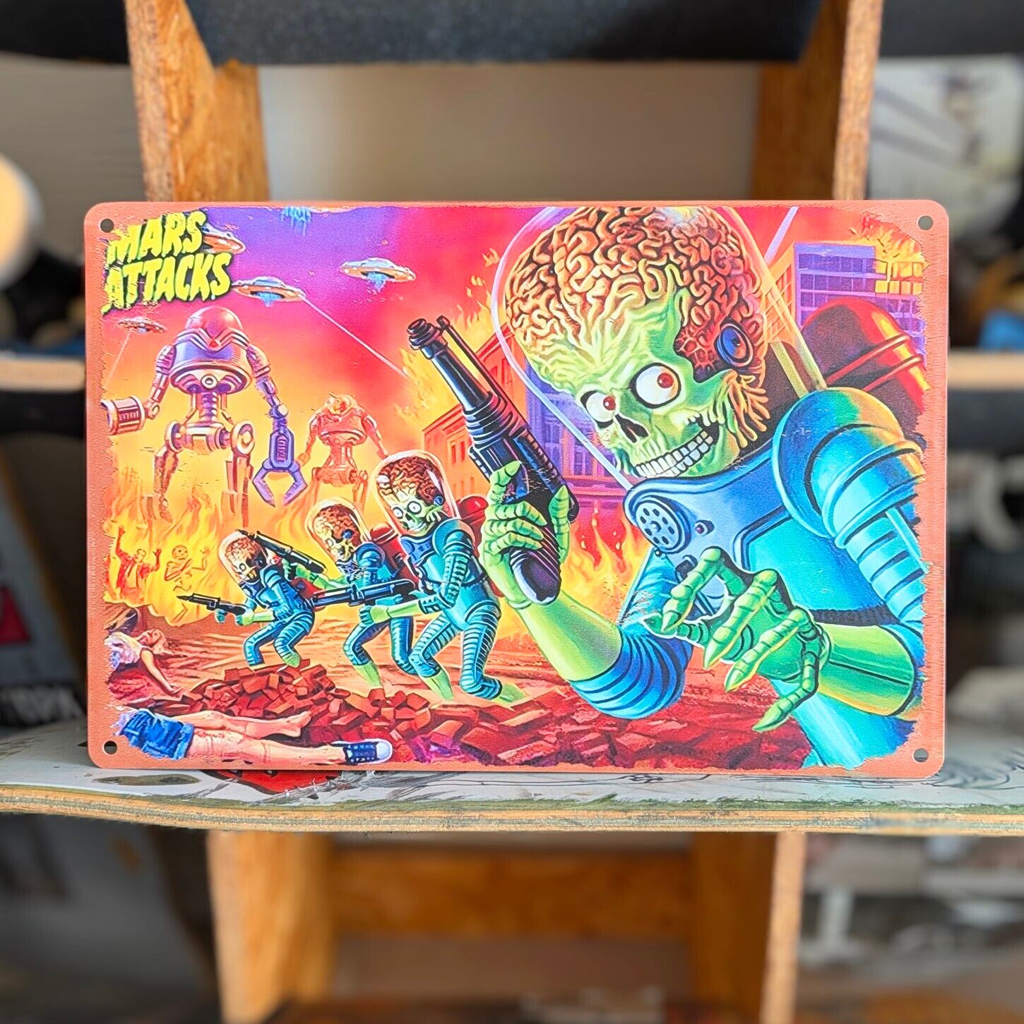 送料無料！ちょうどいいブリキ看板【 Mars Attacks! （ マーズ・アタック! ）】 METAL SIGN / メタルサイン / ブリキ看板 / サインボード / ビンテージ加工 〚アメリカン雑貨 アメトイ〛