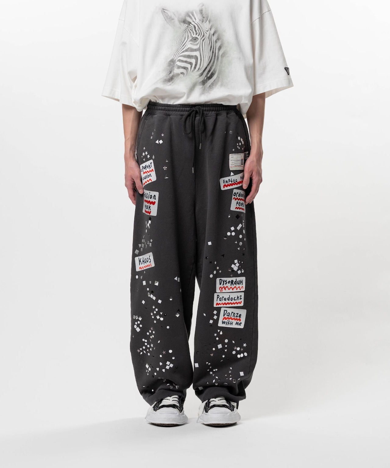 【26SS】Maison MIHARA YASUHIRO ミハラヤスヒロ /Embellished Sticker Sweat Pants - 1