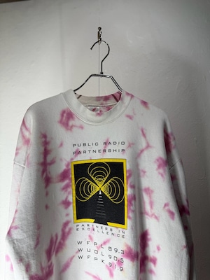 90’s USA Made “Public Radio Partnership” Radio Graphic Sweatshirt