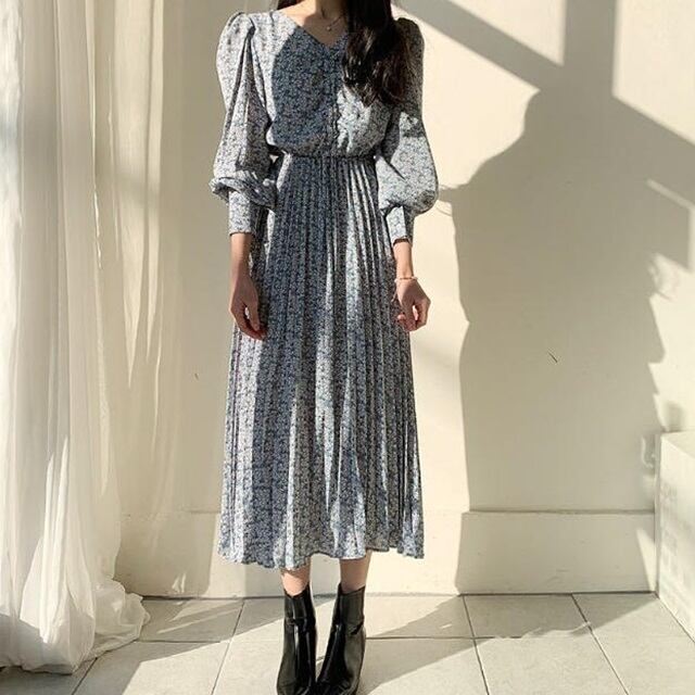 送料無料 小花柄 ロング ワンピース プリーツ Vネック パフスリーブ 大人可愛い フェミニン 上品 キレイ目 デート 春 新作 3色 Op 018iu ワンピースコーデのお店 Flower Silhouette 送料無料 小花柄 ロング ワンピース プリーツ Vネック パフスリーブ 大人可愛い フェミニン 上品 キレイ目 デート 春 新作 3色 Op 018iu ワンピースコーデのお店 Flower Silhouette