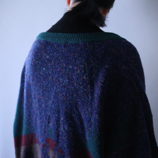 good coloring pattern over silhouette melange knit cardigan