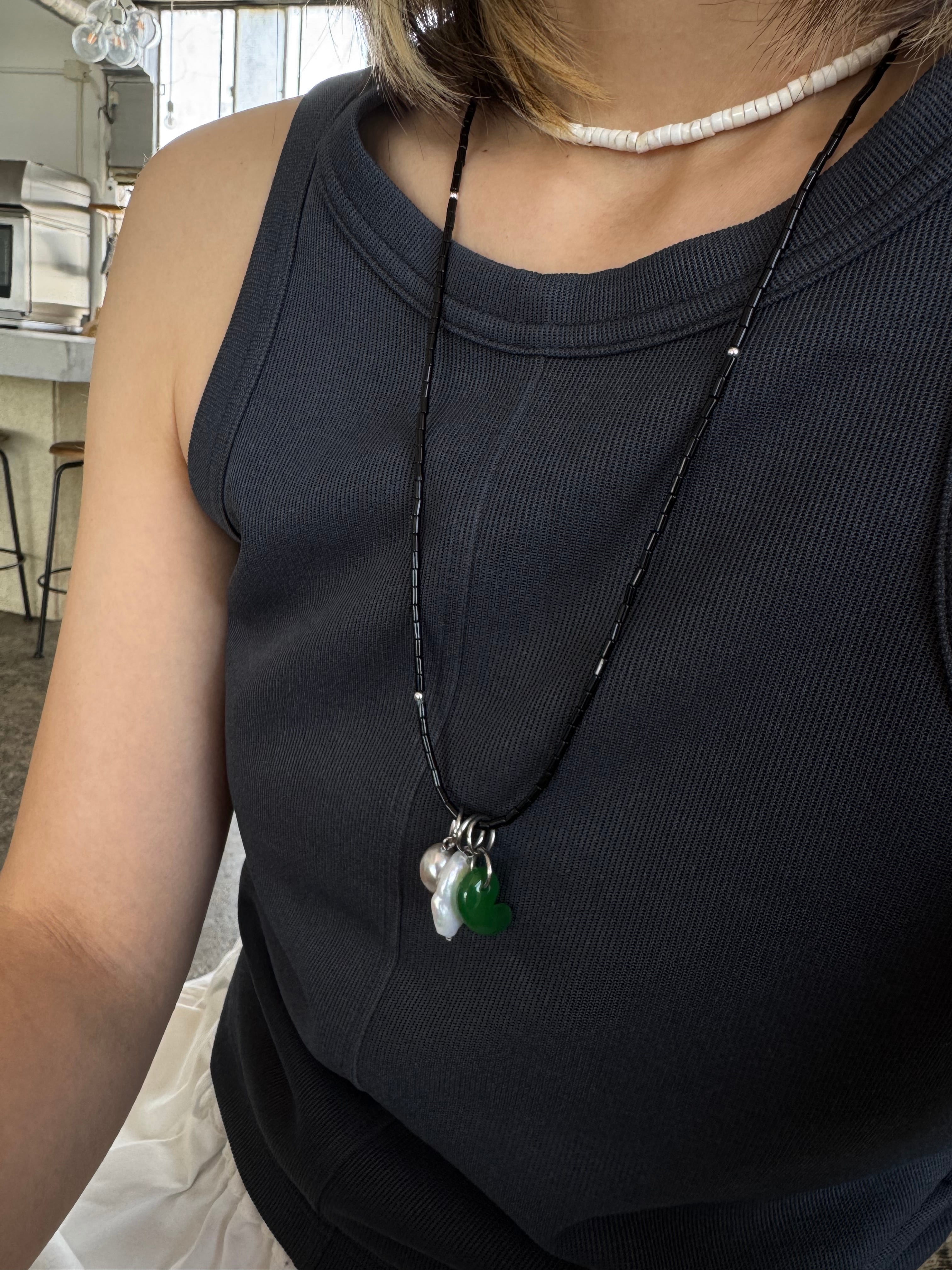 onyx beads arrange charm necklace | Hana aura