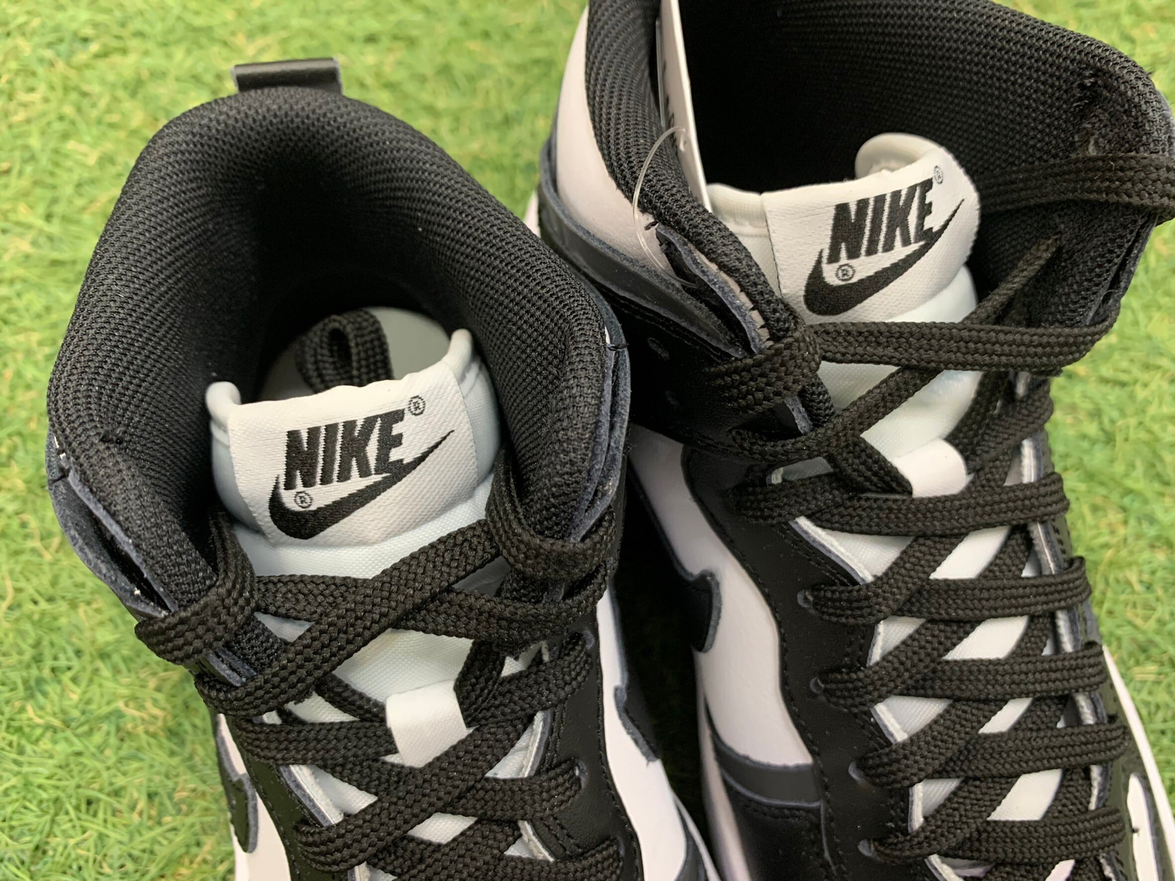 NIKE WMNS DUNK HIGH UP WHITE/BLACK DH3718-104 23.5㎝ 34074