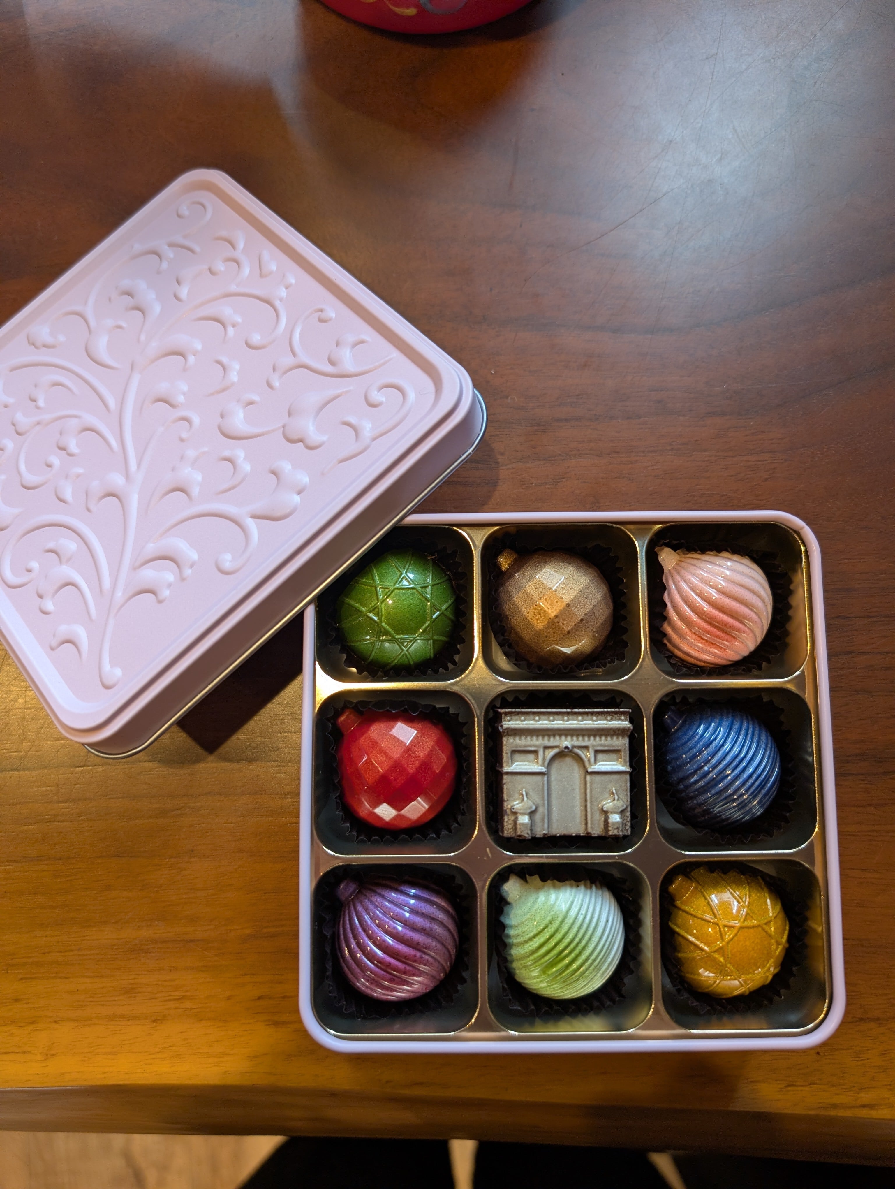 限定】ボンボンショコラ缶・ライラック 凱旋門 | chocolatier LE PETIT