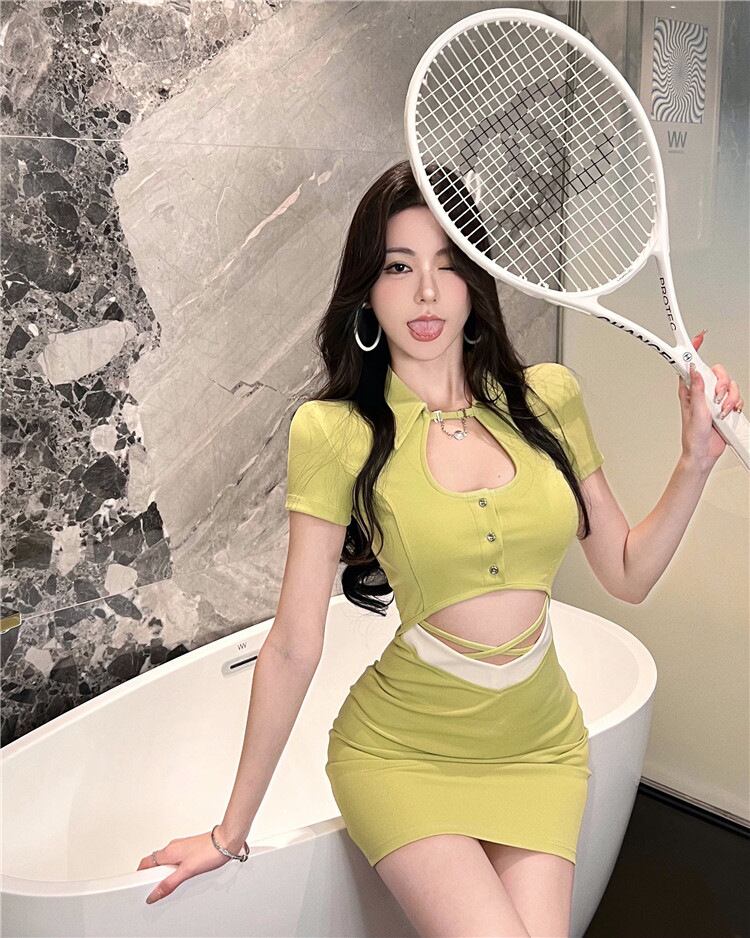 【新作】【送料無料】 ホットガール中空ポロカラーニットドレス女性の夏のデザインニッチ純粋な欲望タイトなウエストとヒップスカート 0260851718807