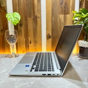 極美品2022年式 HP EliteBook 630 G9/Core i5 第12世代/メモリ16GB/SSD256GB/最新ノートパソコン