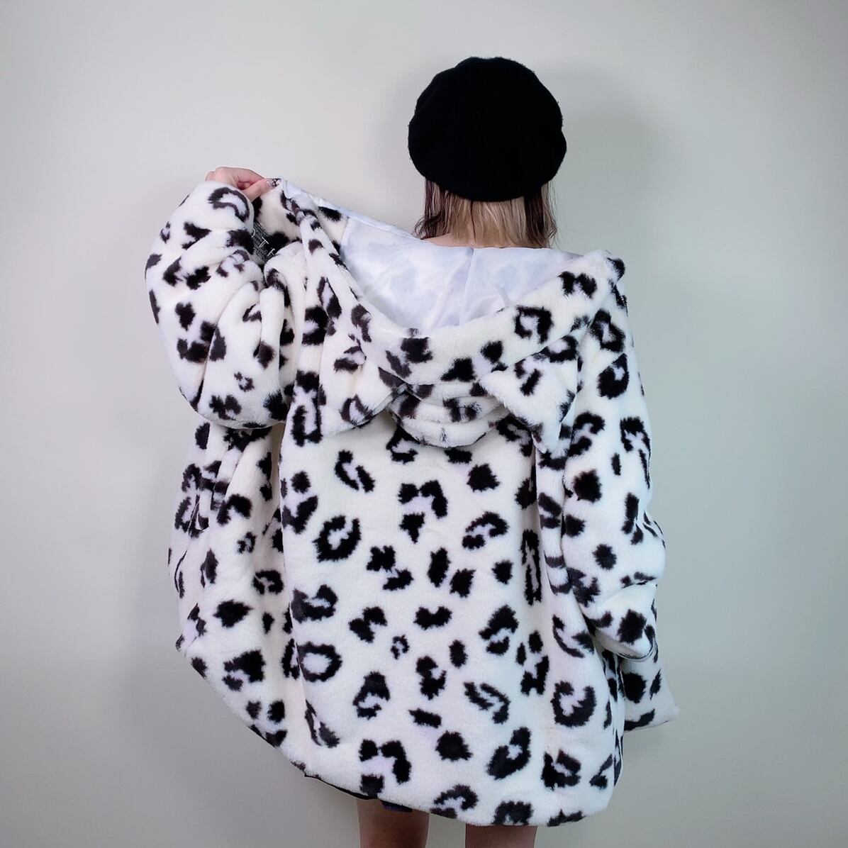 NIER CLOTHING 猫耳付きアニマル柄ZIP OUTER