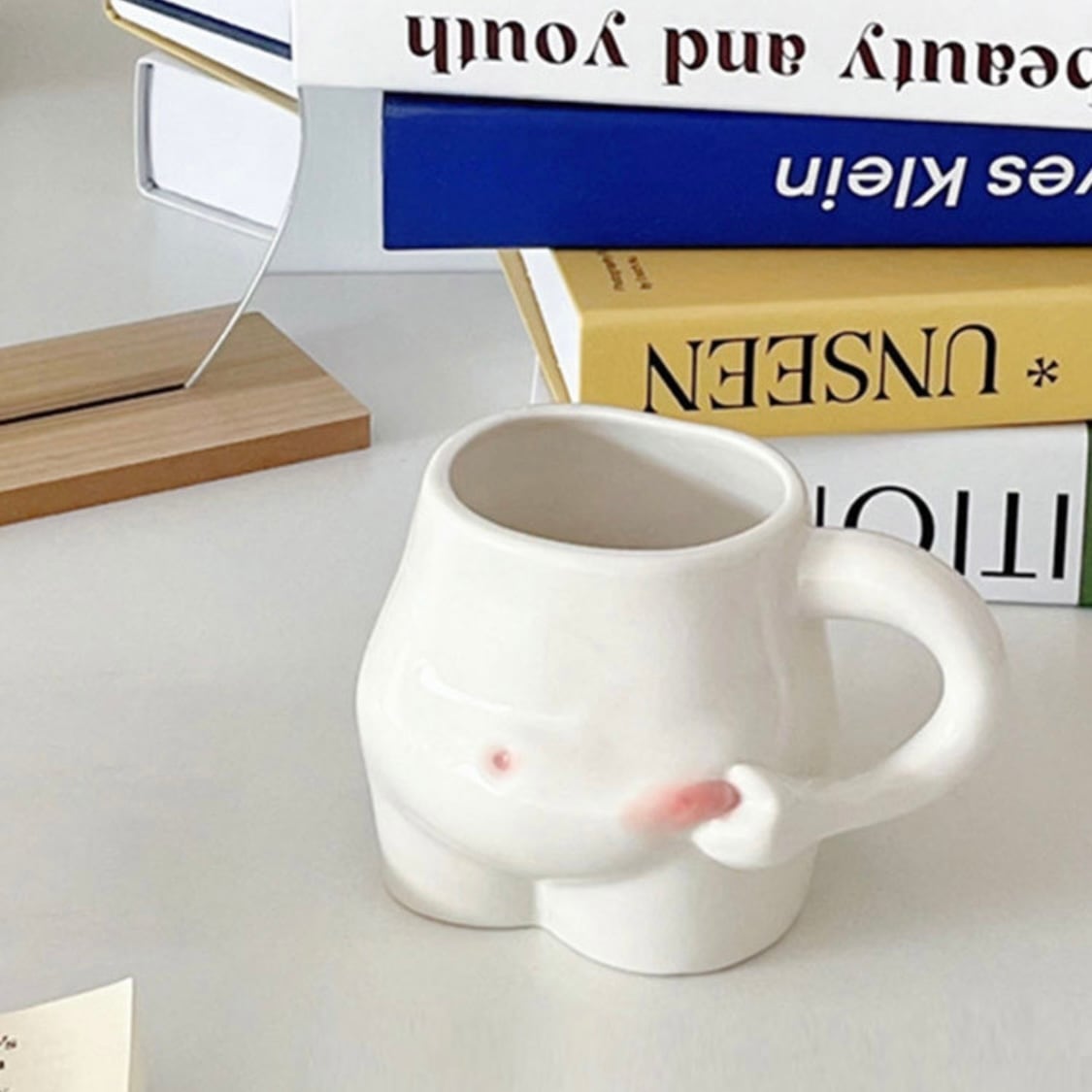 Unique Tummy Mug 300ml ユニーク タミー マグカップ コップ オブジェ お腹 おしり 韓国インテリア雑貨 Tokki Maeul トッキマウル 韓国雑貨通販サイト