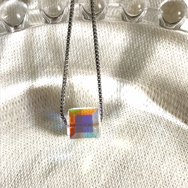 transparente cube necklace　
