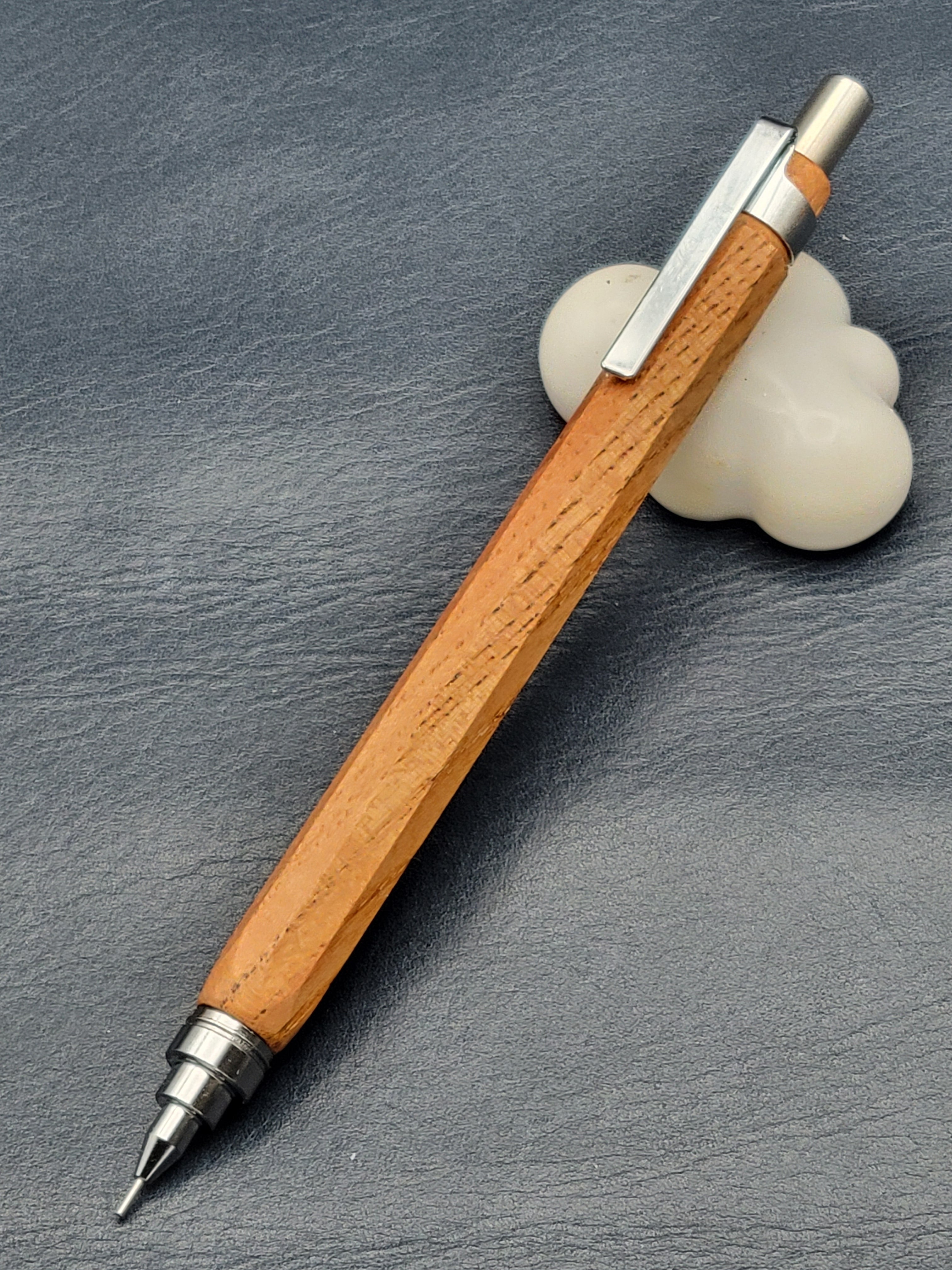 チューリップウッド 低重心太軸 木軸ボールペン | MOKU工房