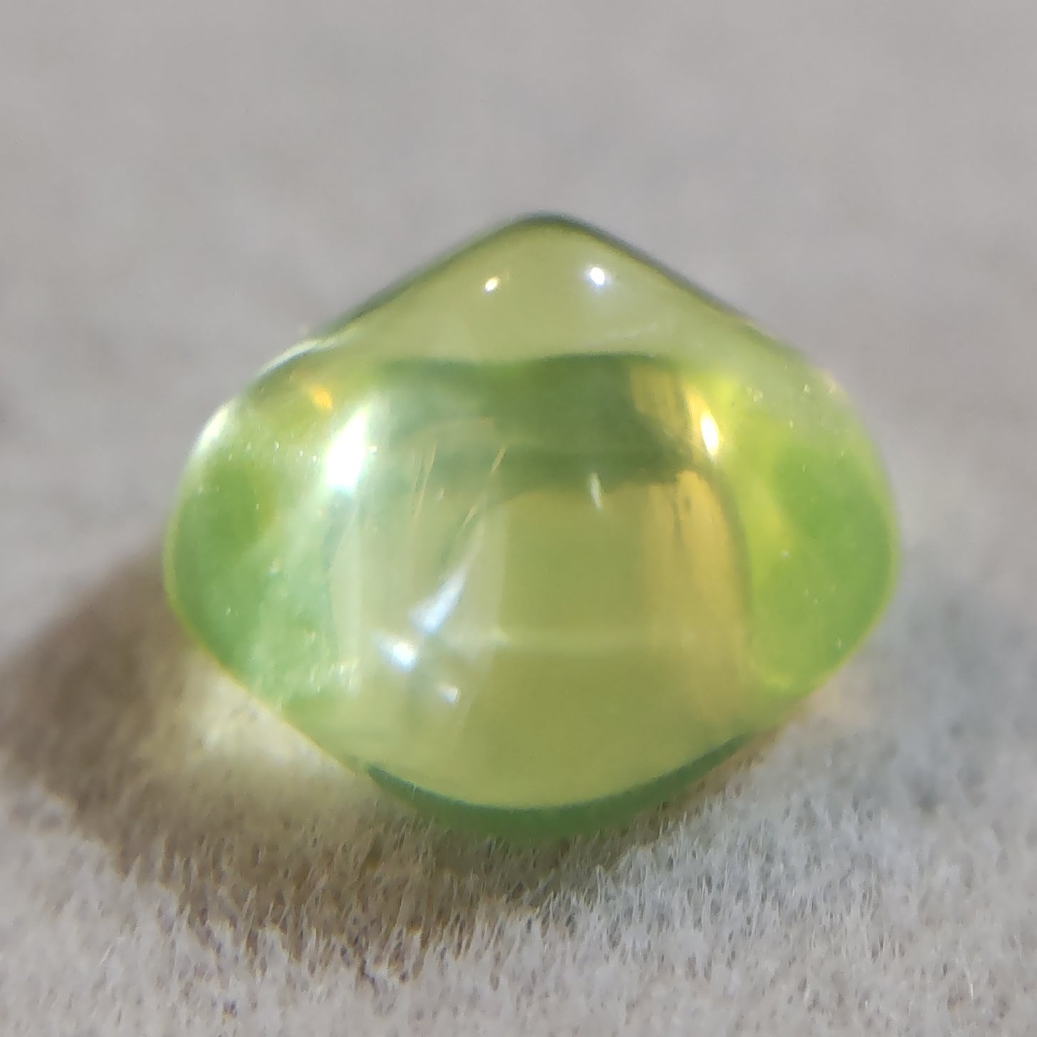 ウランガラス 2.04ct【2504-035】 | TABLE STONE