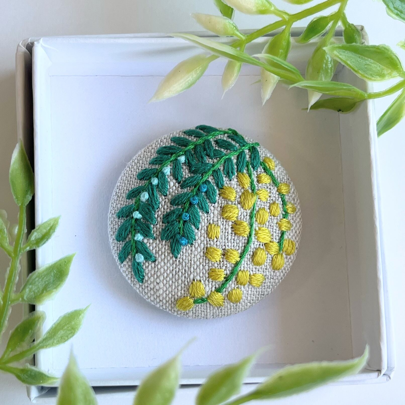 ミモザの刺繍ブローチ【botanical】#350 | j.couture