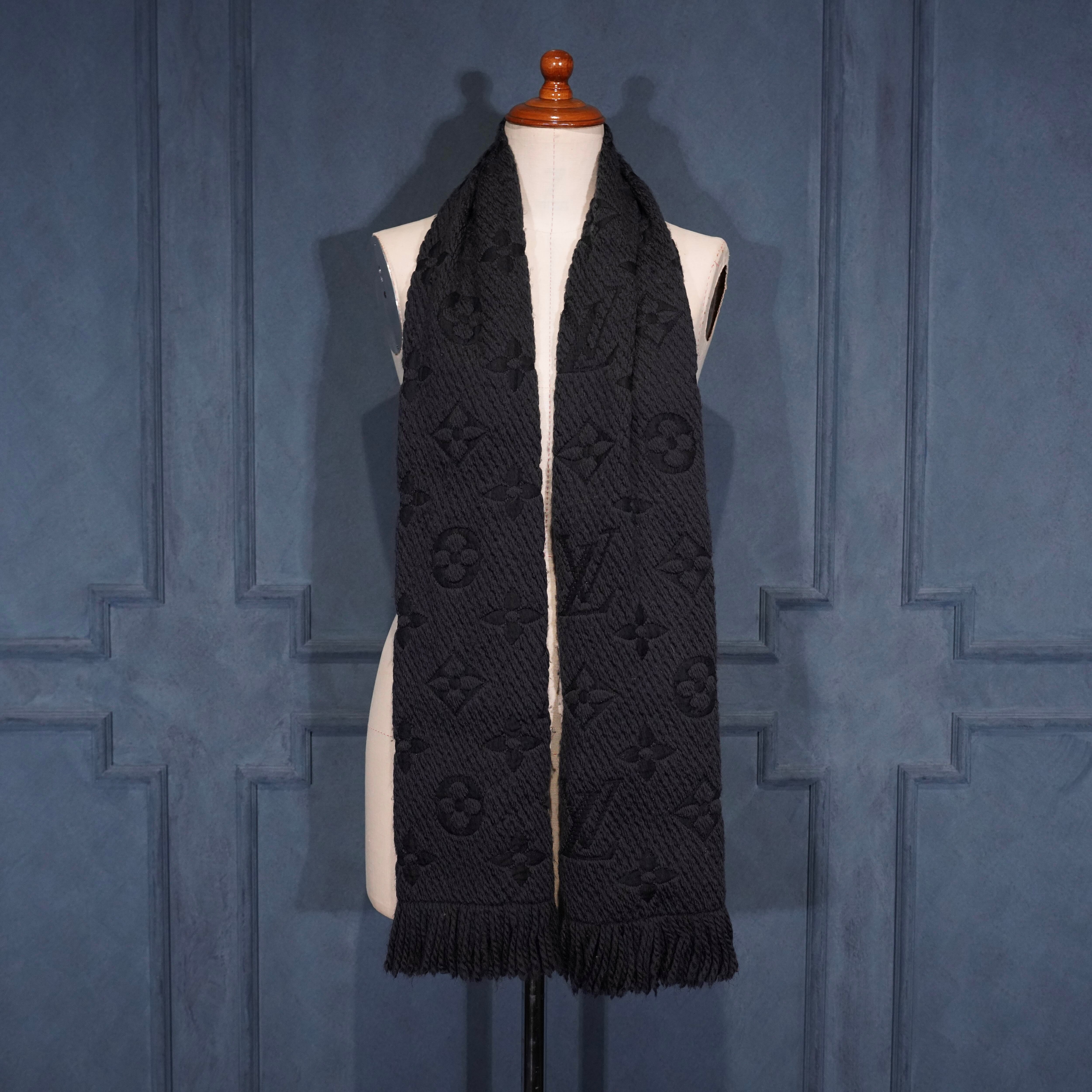 LOUIS VUITTON ECHARPE LOGO MANIA WOOL MUFFLER MADE IN ITALY/ルイ