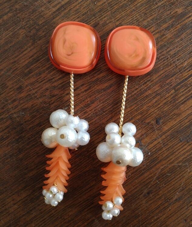 【SALE】オレンジとパールのお花ピアスorイヤリング(vintage botton)