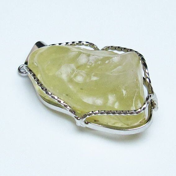 リビアングラス ペンダント 一点物 おまかせ便 112-13901