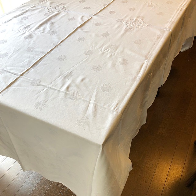 テーブルクロス 大判フレンチリネン モノグラム刺繍入り