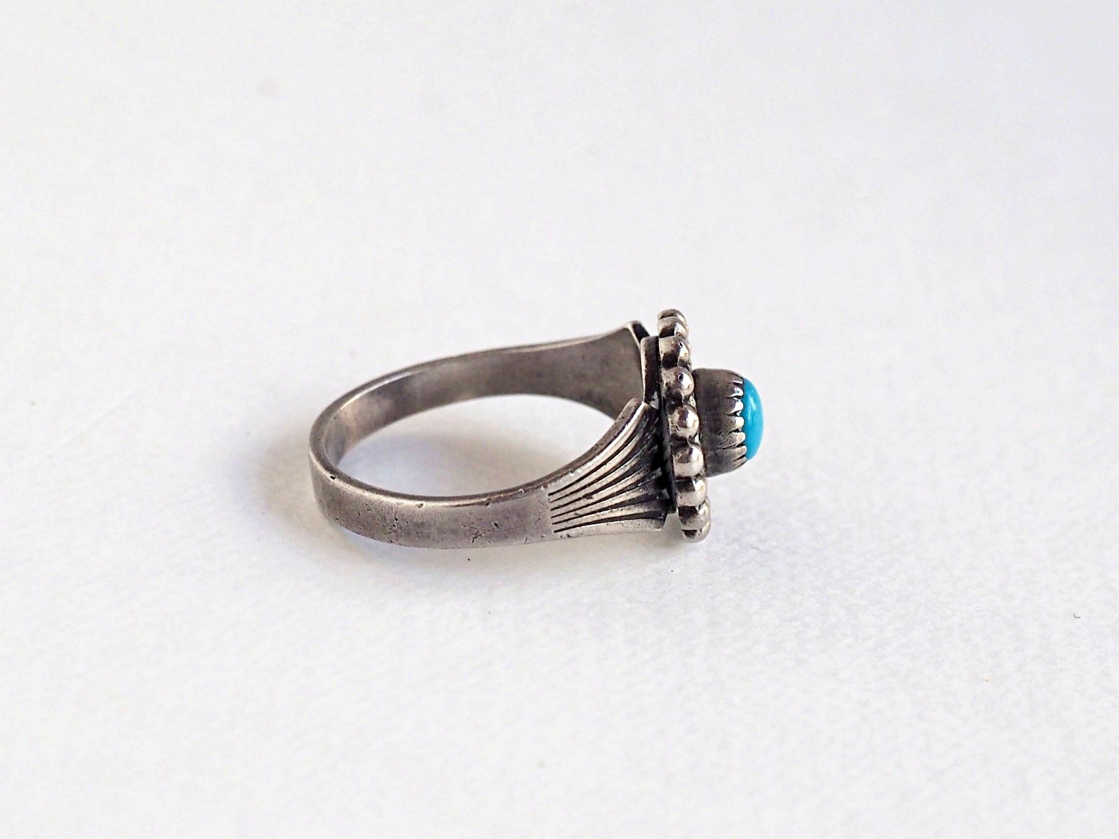 ネイティブアメリカンジュエリー ー Silver925ターコイズピンキー