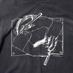 90s M.C. Escher（マウリッツ・エッシャー） Drawing Hands アートプリントTシャツ USA製