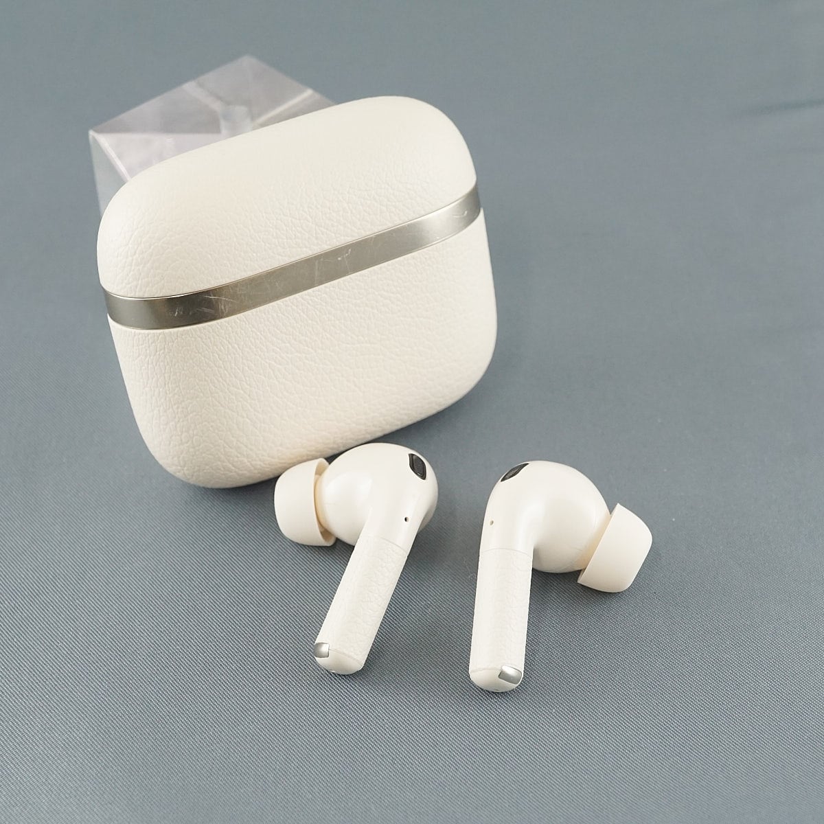 Bluetooth ワイヤレス高音質イヤホンマイク　白　おまけ付き Edifier W260NC 完全ワイヤレスイヤホン USED美品 ノイズキャンセ