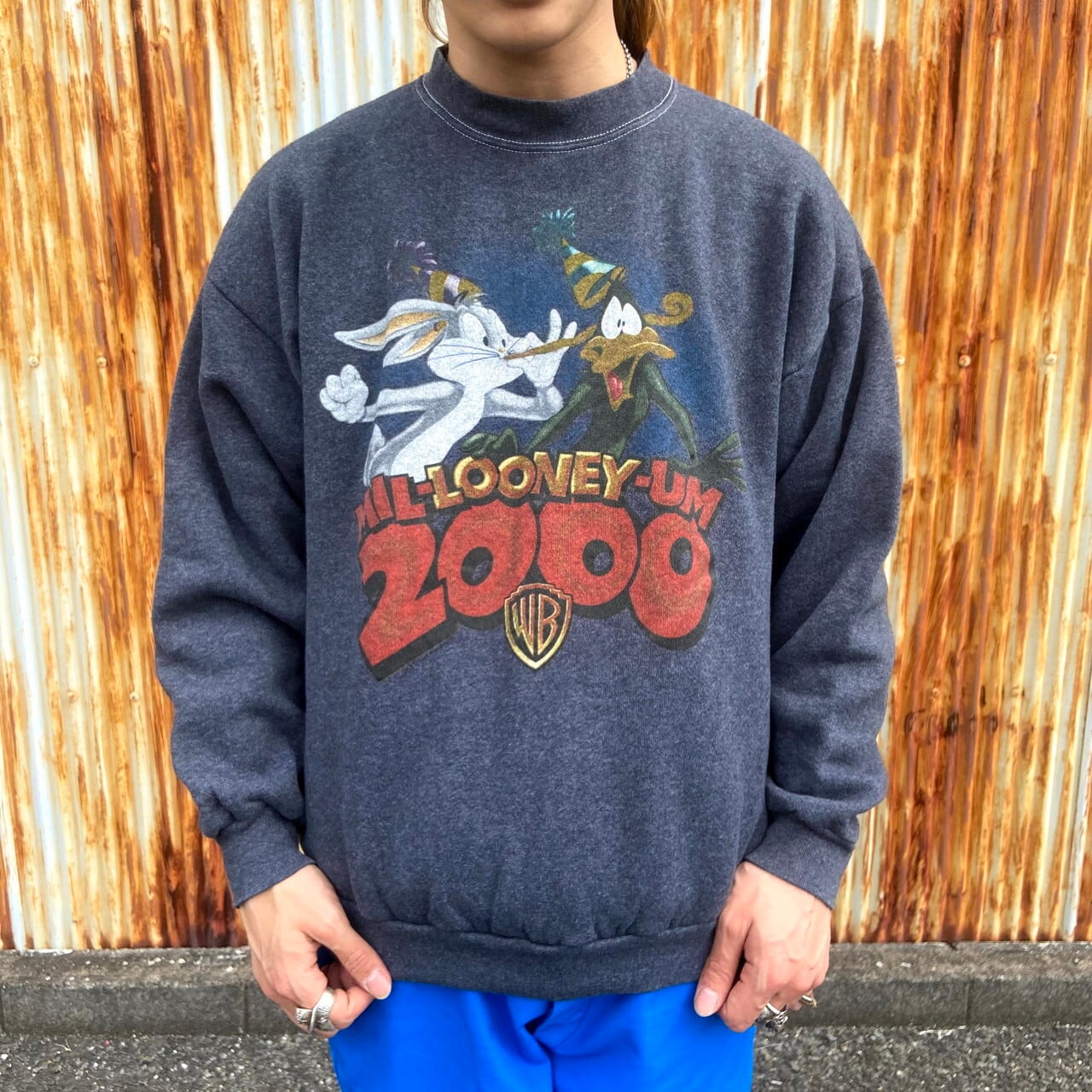 希少90s ルーニーチューンズ バッグスバニー トレーナー くすみブルー XL