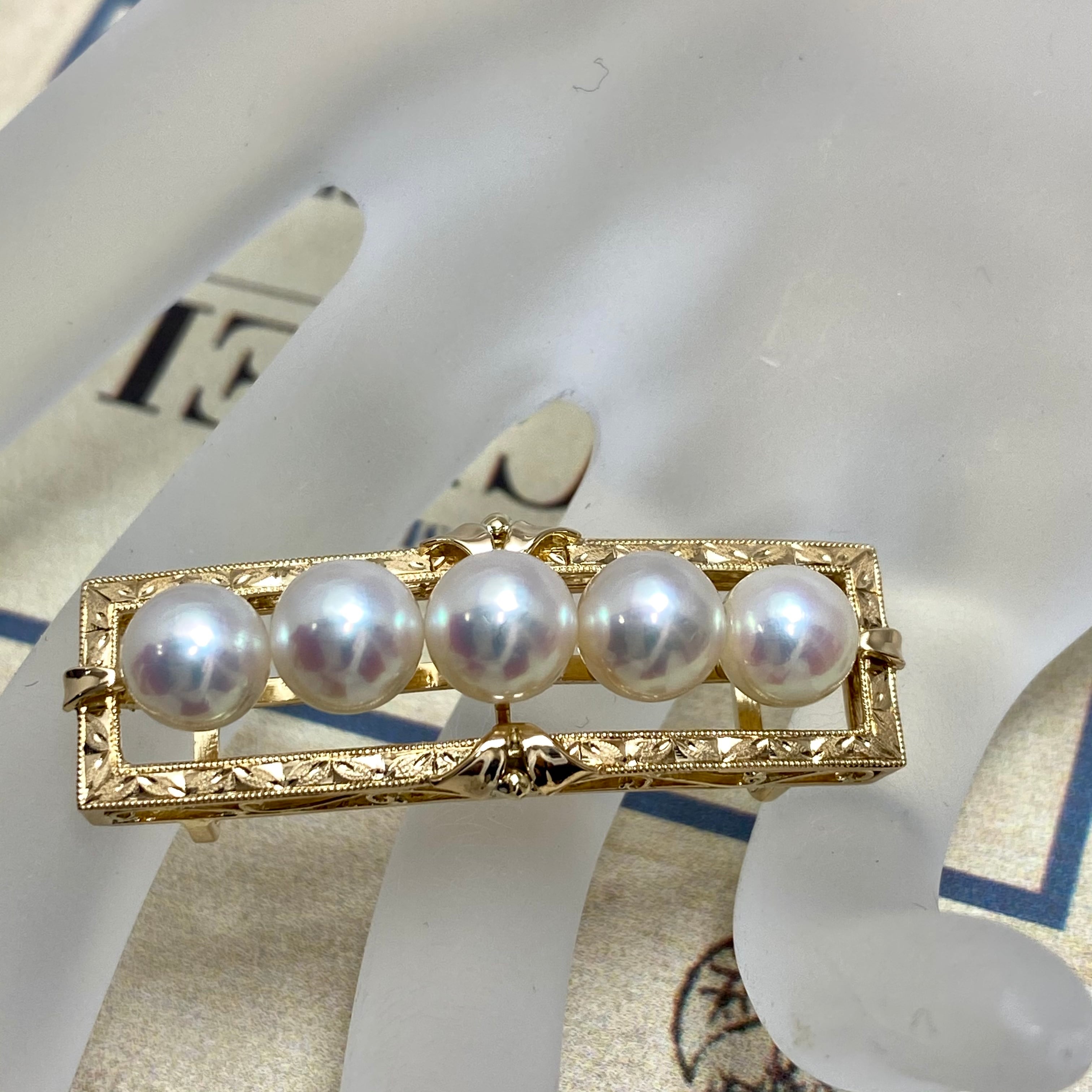 ため息が出るほど美しい日本の高級帯留め 高品質の真珠と18金