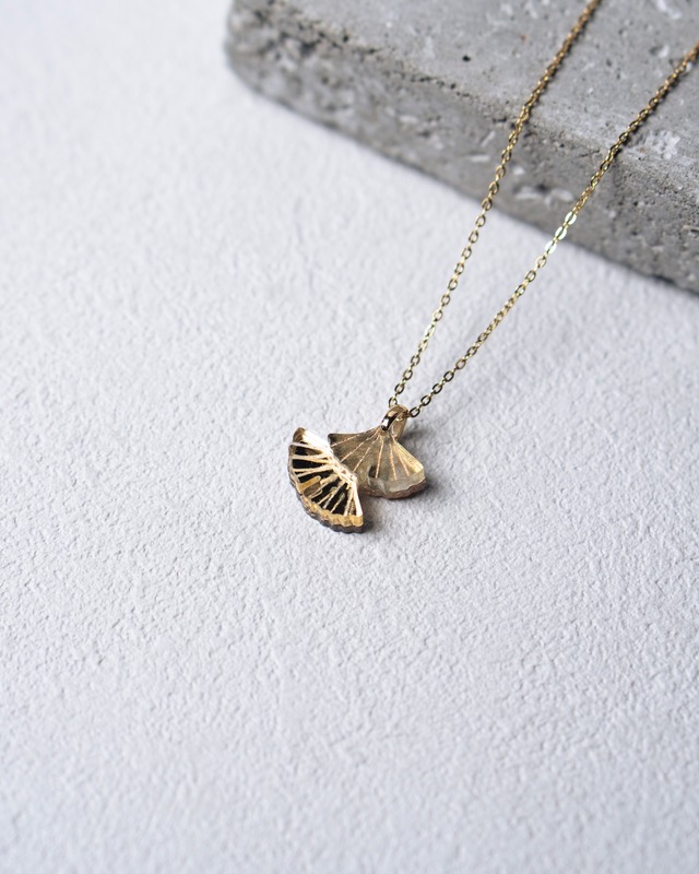 寄り添い -銀杏-　necklace