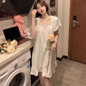 【送料無料】 パジャマ ナイトウェア ルームウェア ワンピース ロング 半袖 Uネック Aライン フレア プルオーバー リボン フリル 薄手生地 エレガント 可愛い 大人可愛い きれいめ シンプル カジュアル コンサバ 華やか 大人 上品 おしゃれ 主役級 こなれ感 高見え フェミニン ガーリー 無地 夏 レディース 女性用 30代 40代 部屋着 普段使い ファッション コーデ スタイル 楽ちん 体型カバー 定番 着痩せ リラックスタイム ホワイト 大人カラー